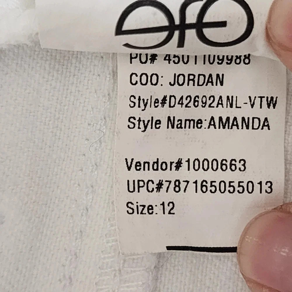 2 Gloria Vanderbilt Women's 12 Amanda Jeans Lot White Slimming Stretch - Nice! - Picture 11 of 11